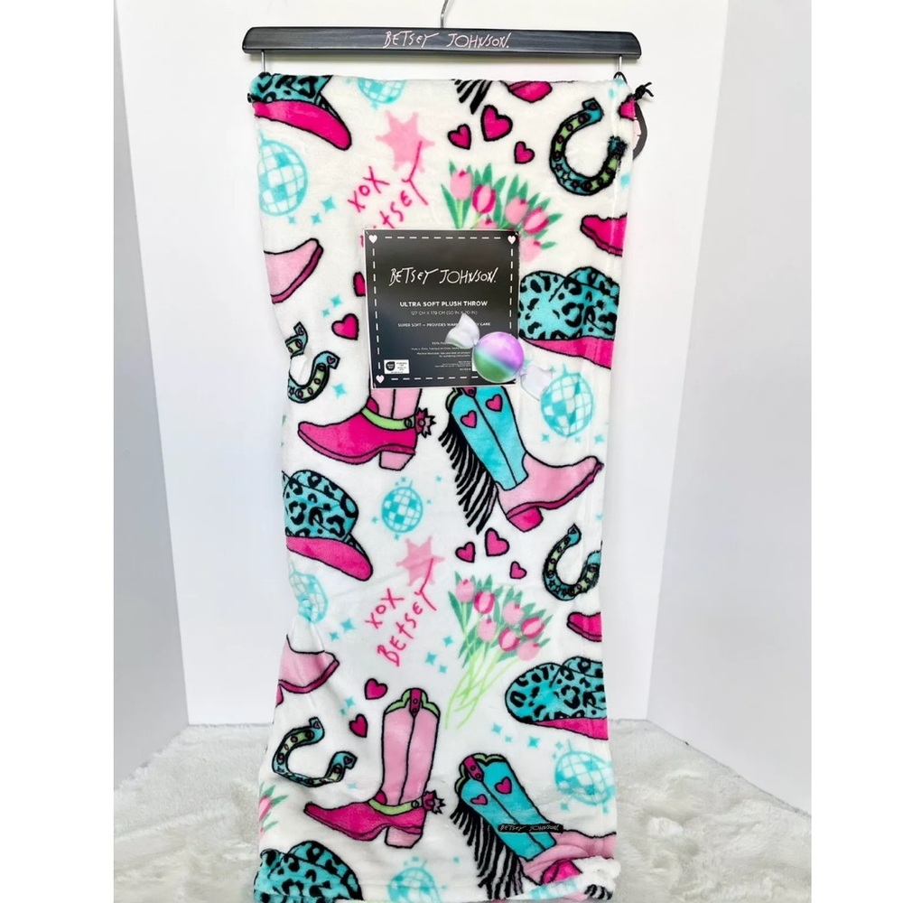 NWT BETSEY JOHNSON Ultra Soft Plush Throw DISCO Cowgirl Blanket